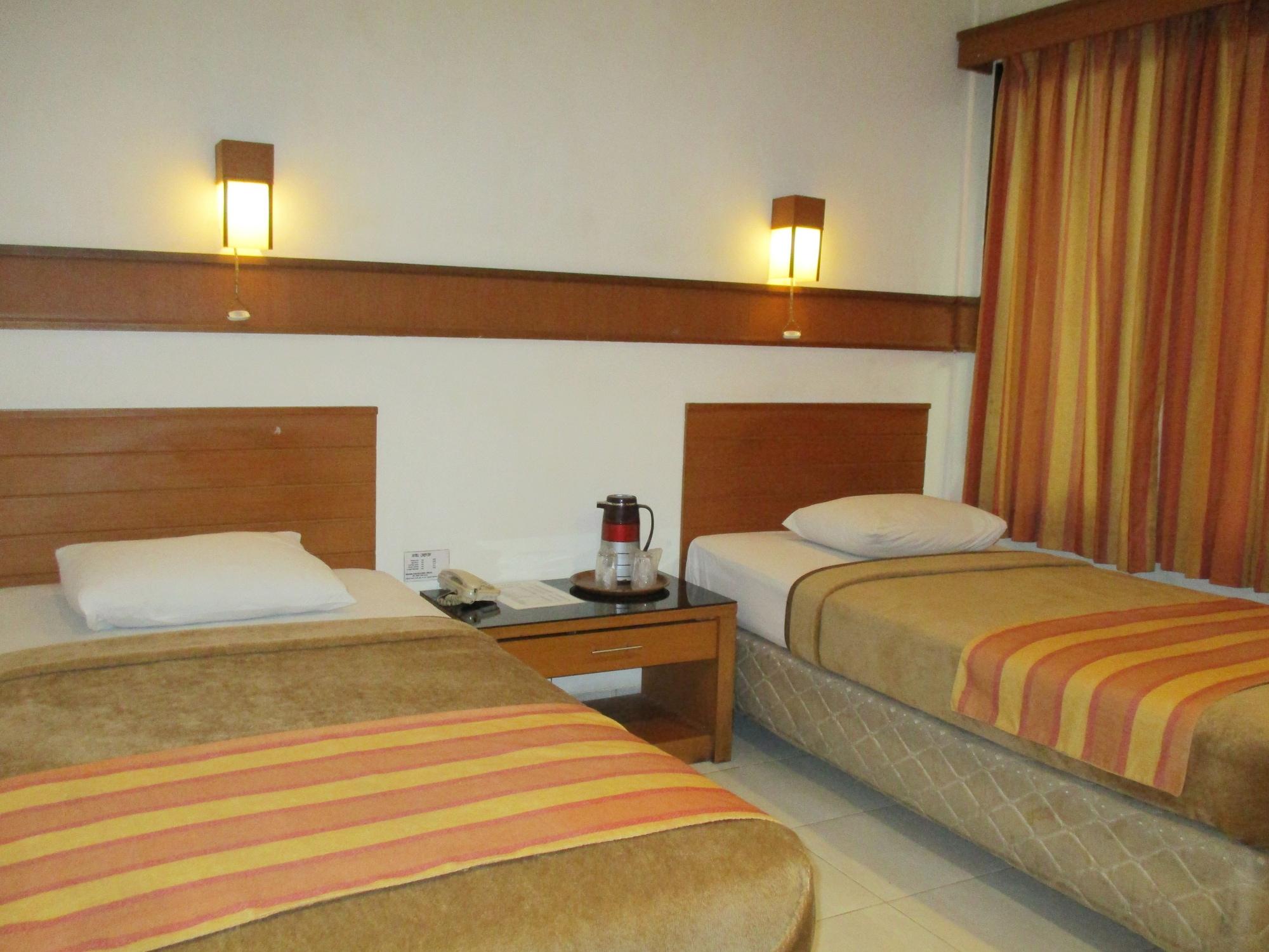 Hotel Caravan Tanah Abang Dżakarta Zewnętrze zdjęcie